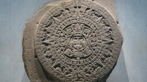 申花冲冠路在何方？直面锋线中场困境，补强短板刻不容缓！